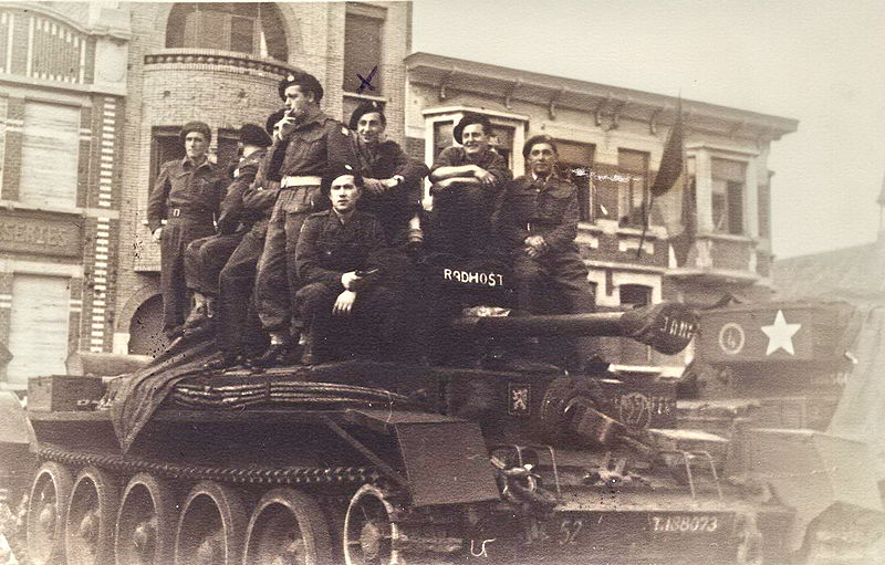 Vojáci brigády v La Panne, Belgie 1945